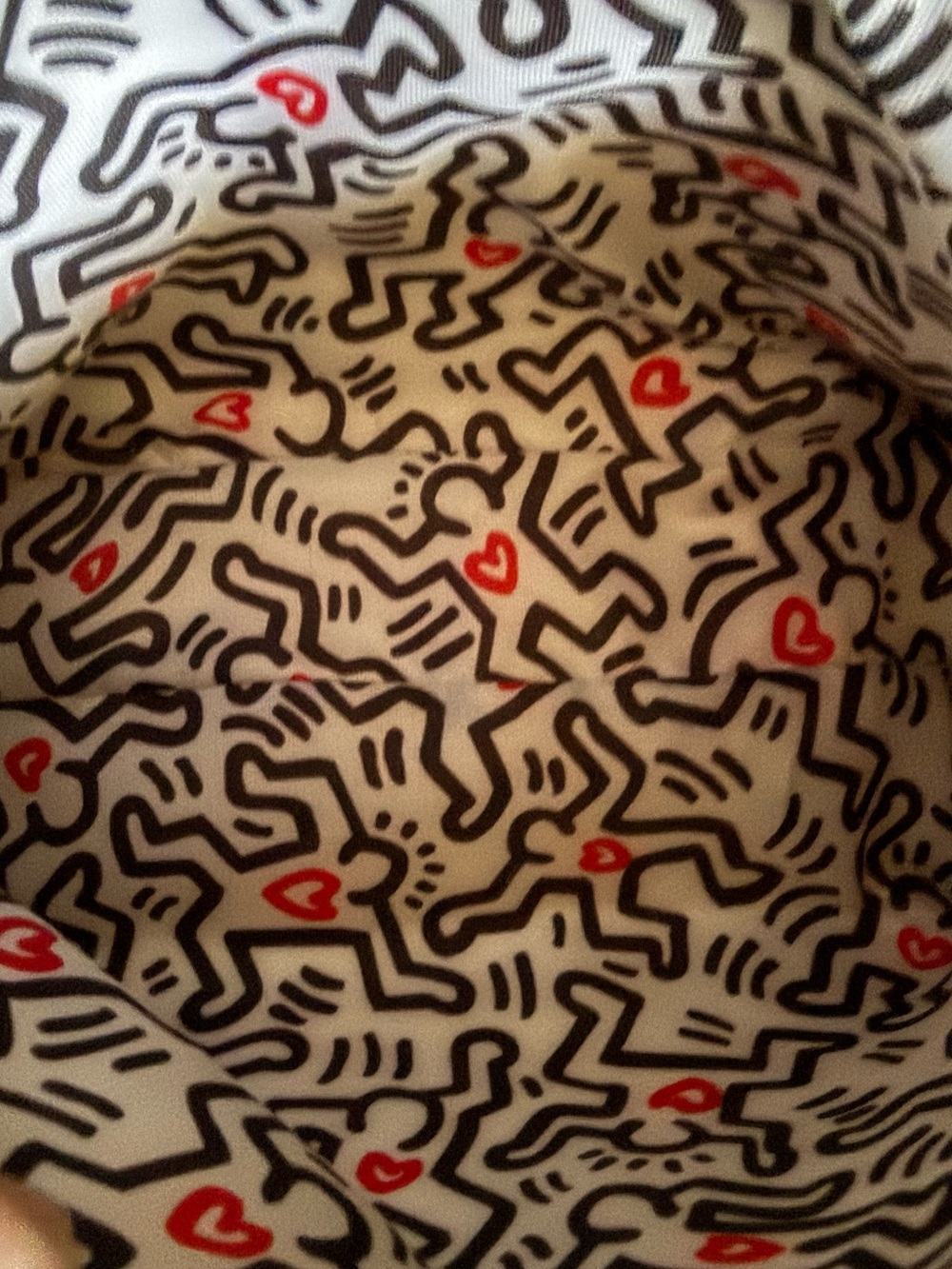 Clarisonic Keith Haring Love Travel Makeup Bag - Picture 12 of 12